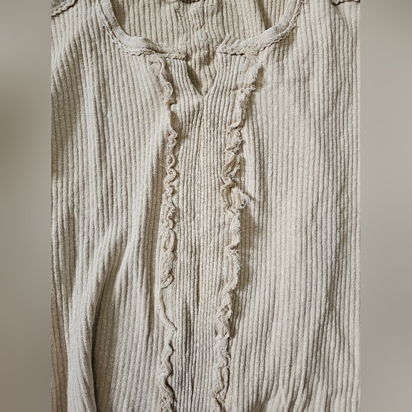 Easel Oversized Ribbed Ruffle Top – Size Small (NWT) - Picture 3 of 6